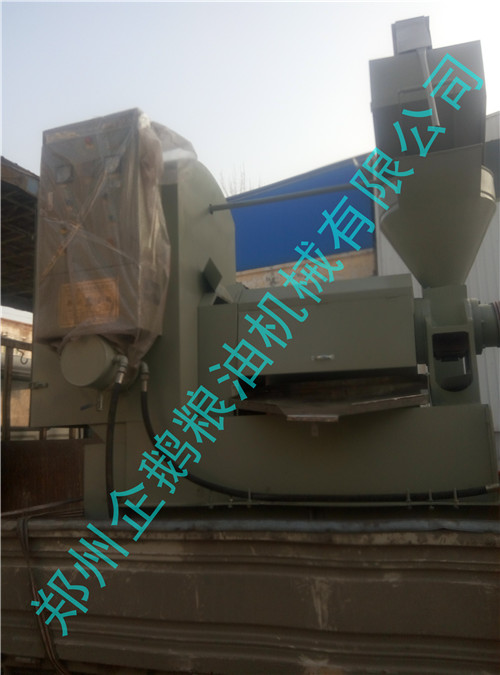 平頂山客戶(hù)130型螺旋榨油機(jī)設(shè)備今發(fā)貨(圖3)